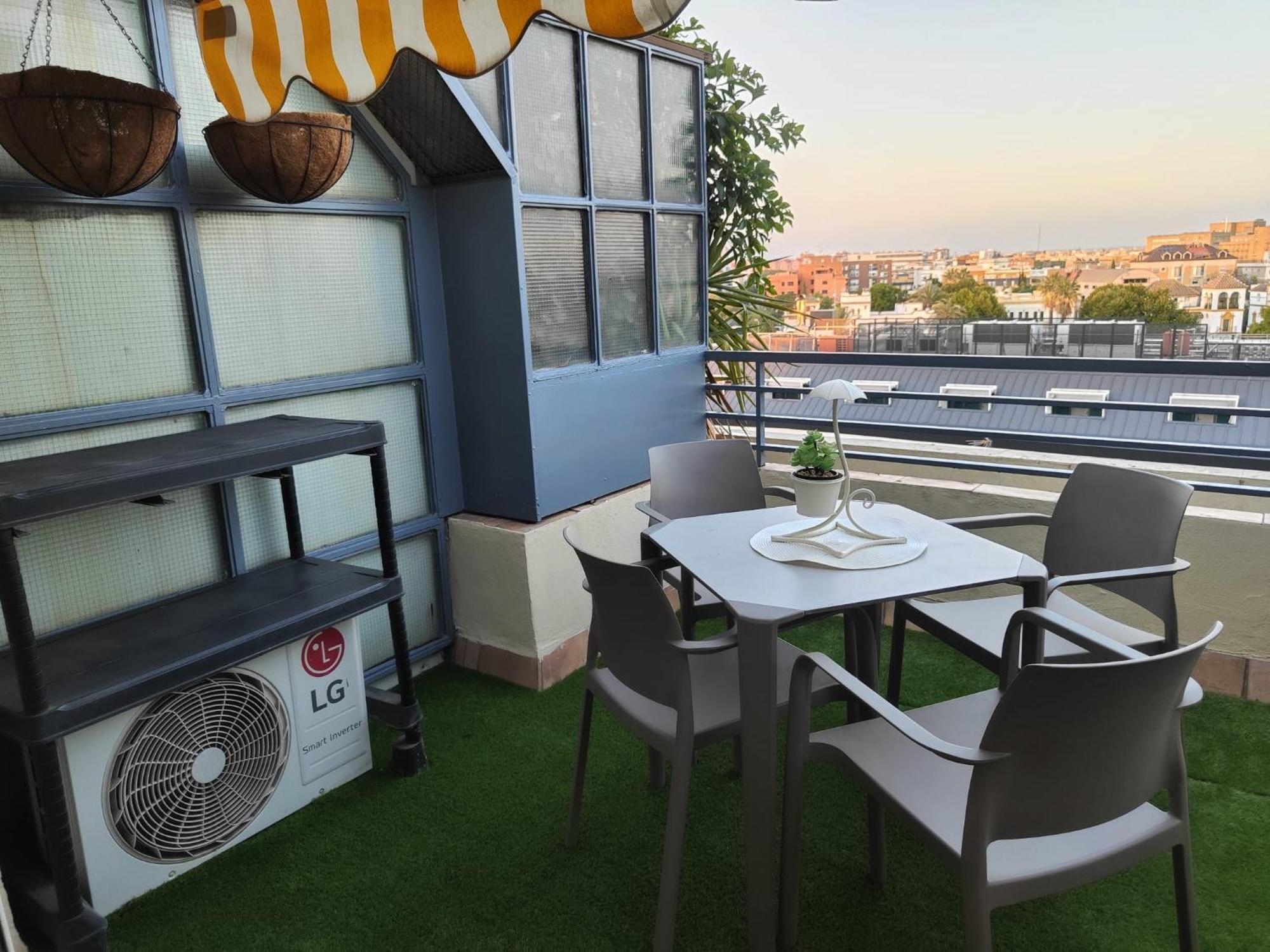 Agradable Duplex Terraza Virgen Del Rocio Lejlighed Sevilla Eksteriør billede